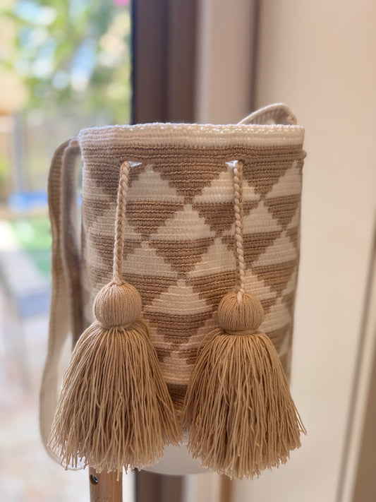 Large Design Beige and White