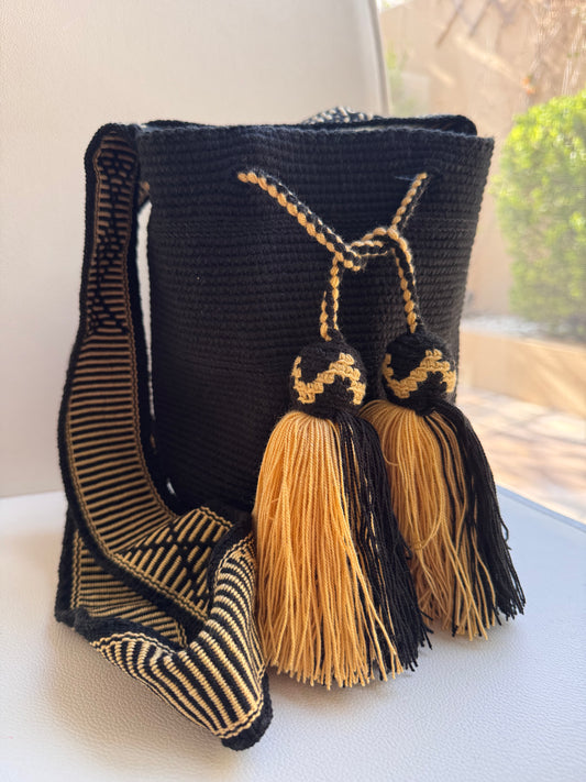 Medium Solid Black and Gold