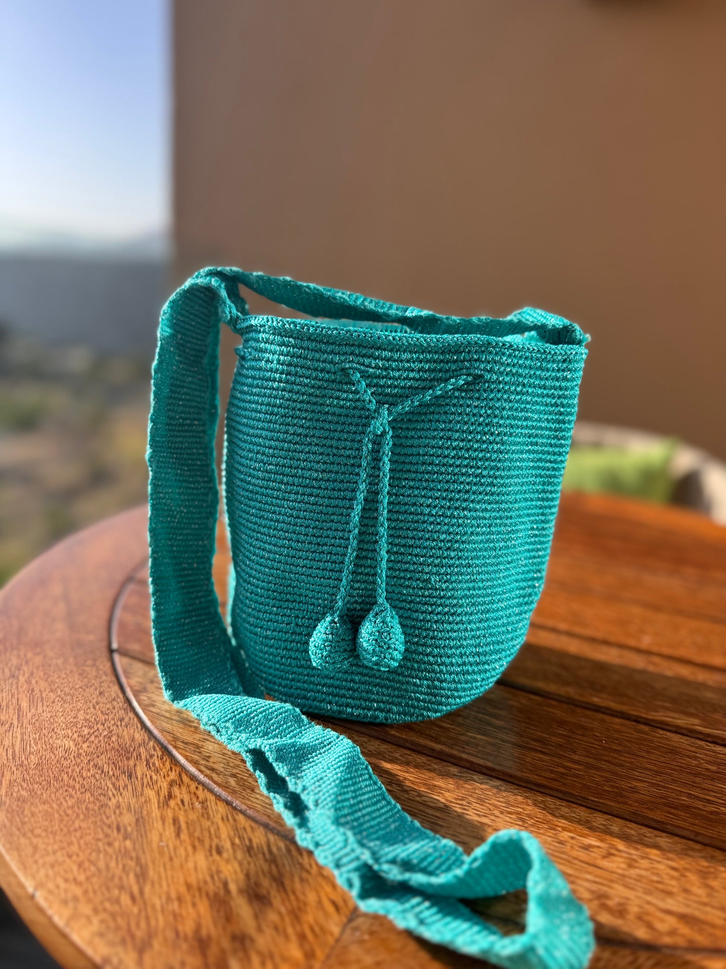 Medium Solid Shiny Turquoise